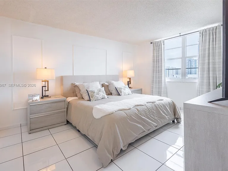 6770 Indian Creek Dr #7B — Photo 3
