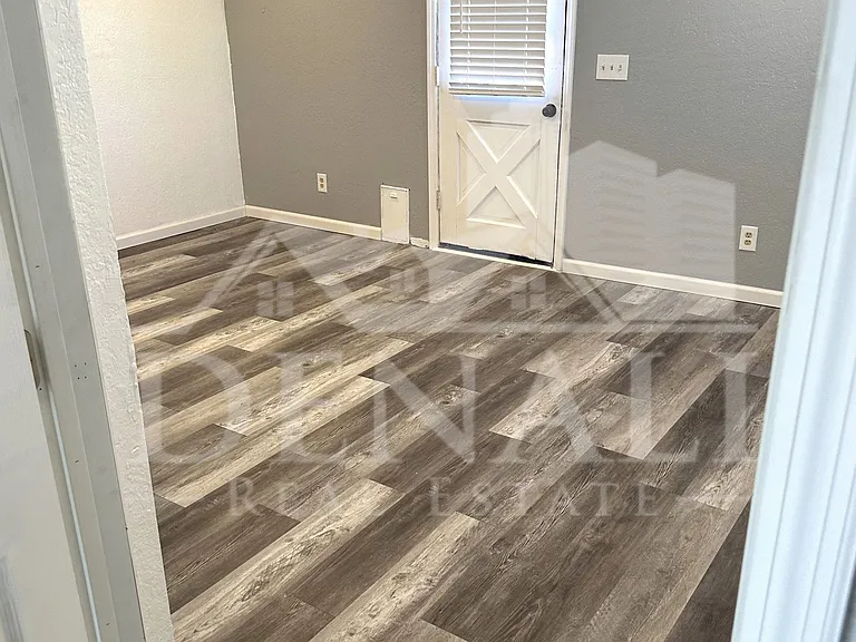 216 E Carol Ave — Photo 21