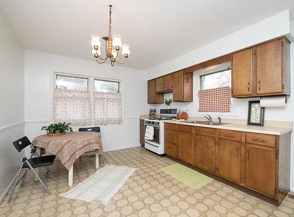 5th image of 402 Hillandale Dr