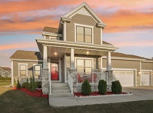 W200N4888 Tamarind Way, Menomonee Falls, WI 53051