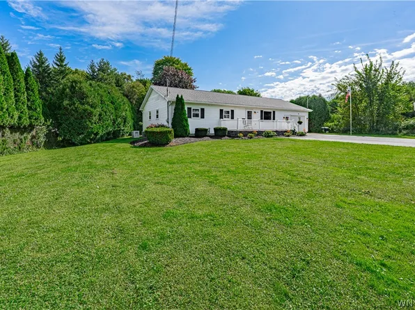 3527 Lockport Olcott Rd, Newfane, NY 14108