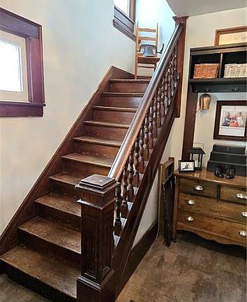 4th image of 73 Talbot St S