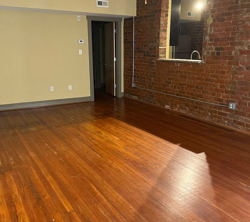 1st image of 321 W Franklin St #1