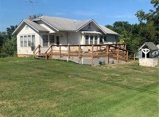 405 S Buckner Tarsney Rd, Buckner, MO 64016