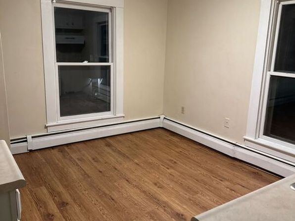 38 Cottage St #4