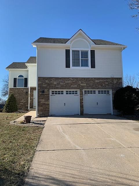 1st image of 614 NE Fairington Ct