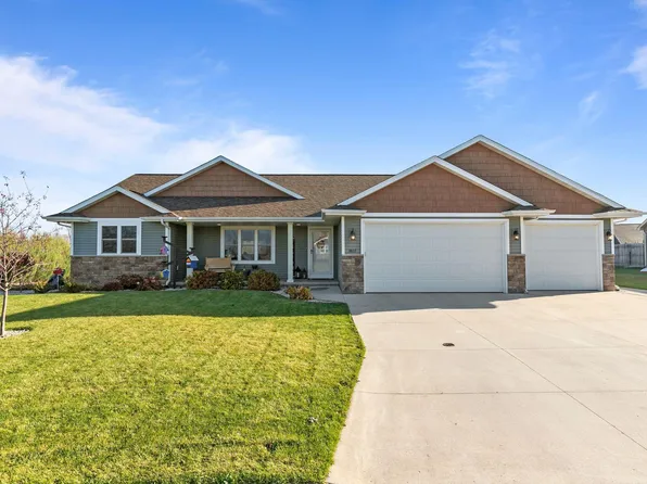 1807 Lucas Dr, New London, WI 54961