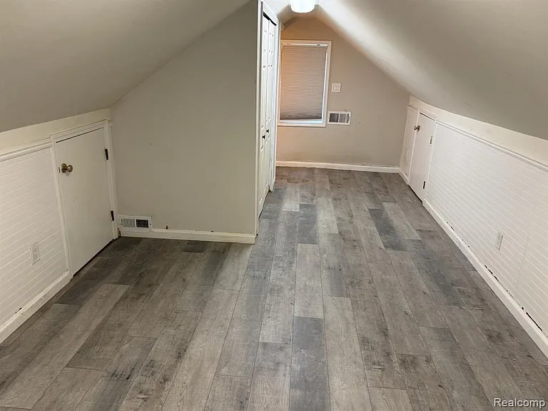 29559 Norfolk St — Photo 12
