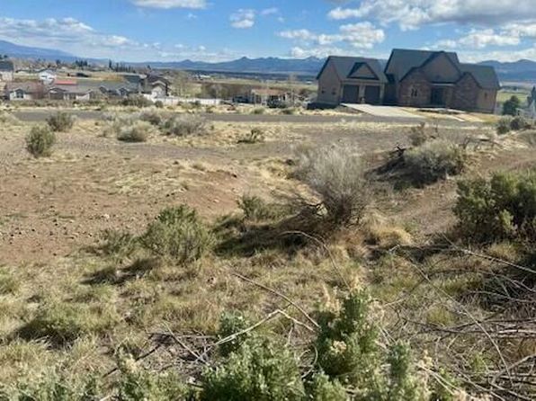 88 E Blue Meadow Ln, Panguitch, UT 84759