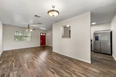 2715 S 2nd St — Photo 2