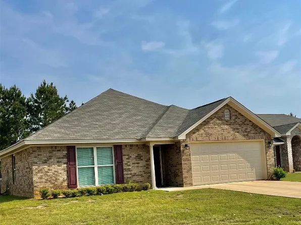 89 Nottingham Way, Elmore, AL 36025