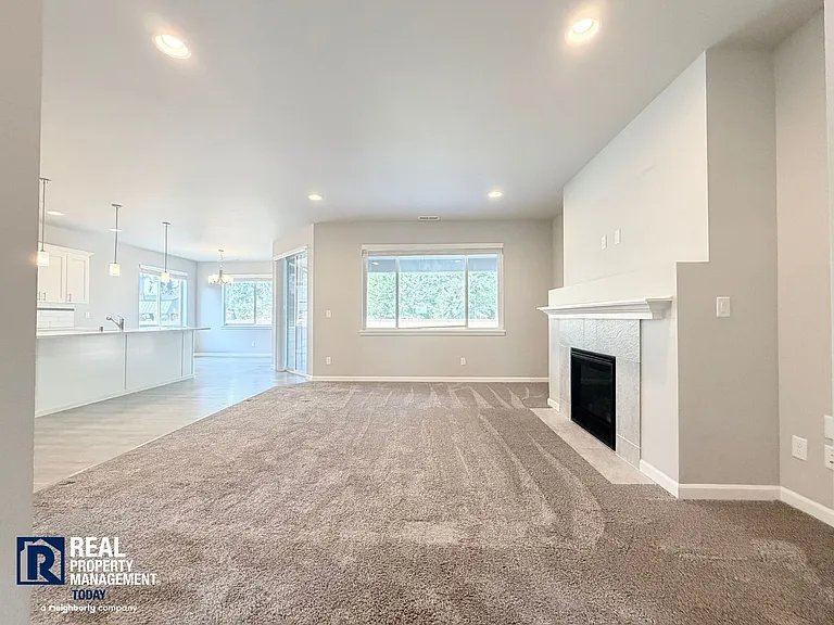 909 161st Street Ct E — Photo 10