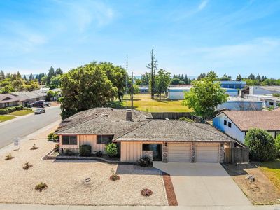 950 W B Street, Dixon, CA, 95620