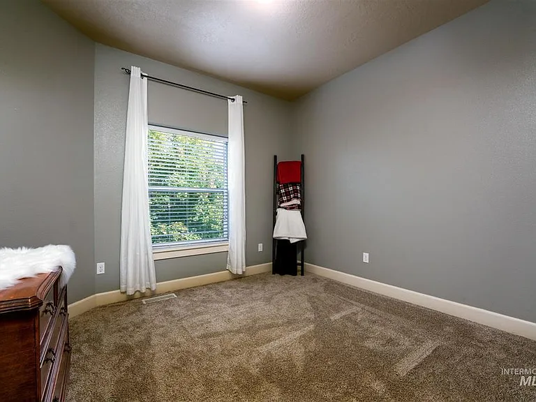 10241 W Breckfield St — Photo 3