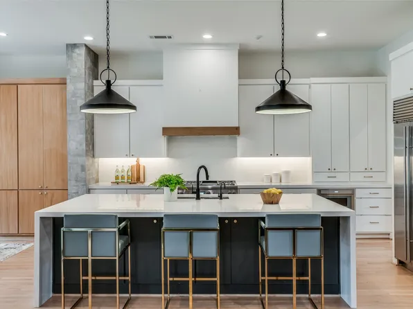 5922 Club Oaks Dr, Dallas, TX 75248