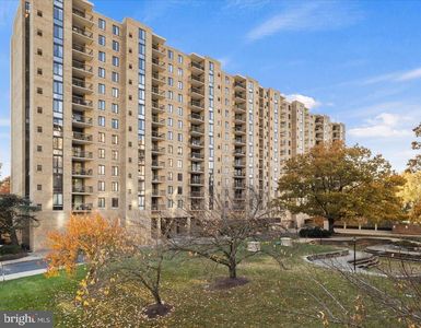 4500 S Four Mile Run Dr APT 834, Arlington, VA, 22204