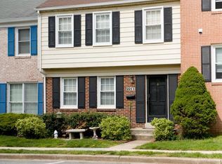 2211 Newton Dr, Rockville, MD 20850