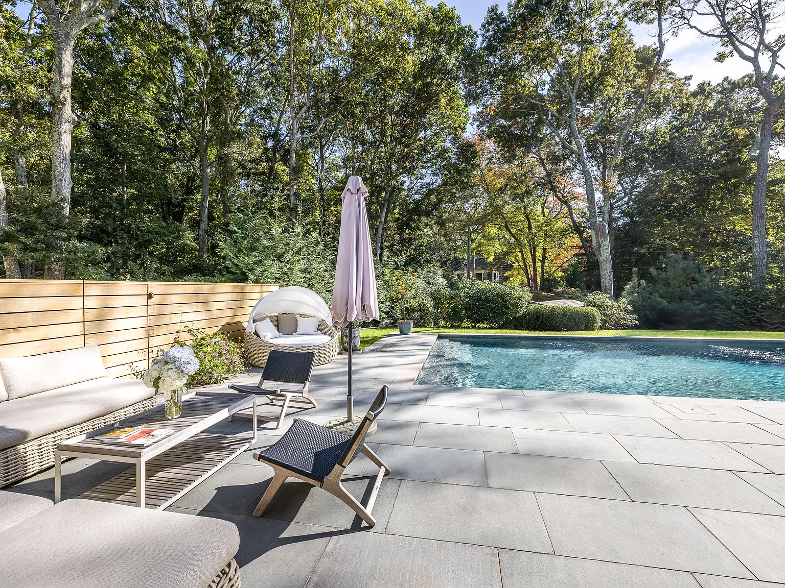 Hamptons Coastal Retreat with Pool — Photo 3