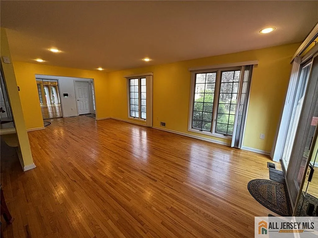 2 bed, 2.5 bath, 2143 sqft, $4,000 — Photo 4