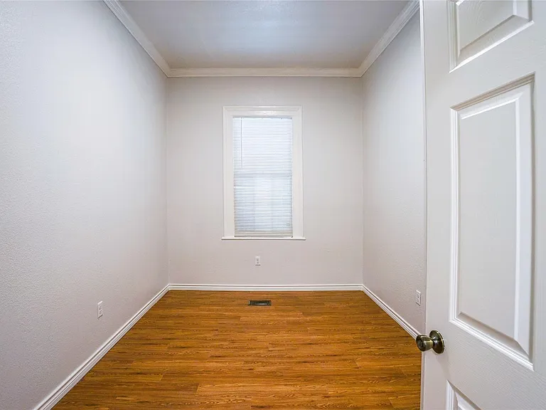 1412 Postoffice #A — Photo 11