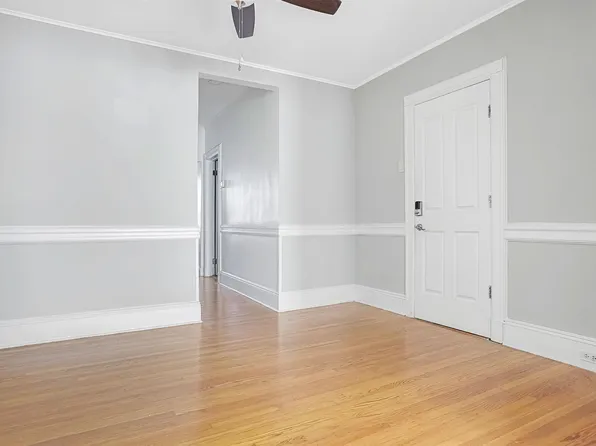 128 Oak Street image 5 of 20