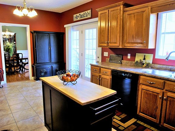 4th image of 168 Megan Ln