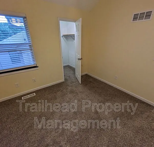 307 NE Timbercreek Dr — Photo 12