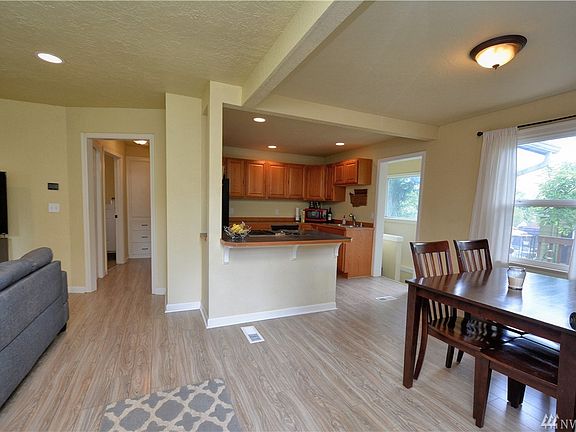 5th image of 1322 N Cambrian Ave
