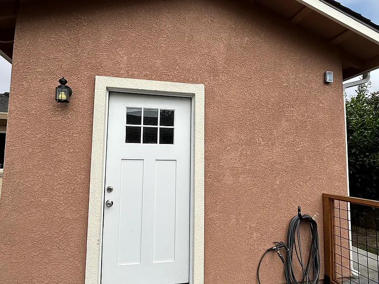 Larkspur St — Photo 1