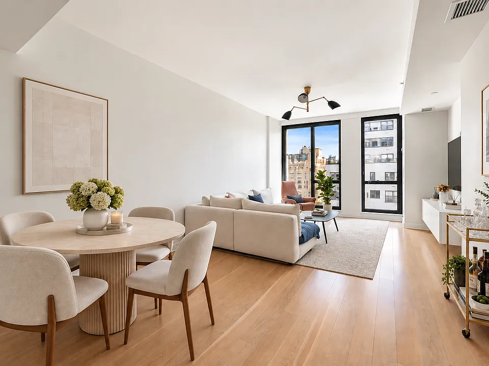 160 E 22nd St #16D