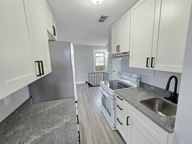 1906 Monongahela Ave #4 — Photo 8