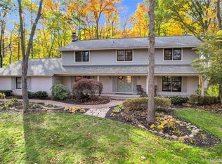 5180 Glenway Dr, Brighton, MI