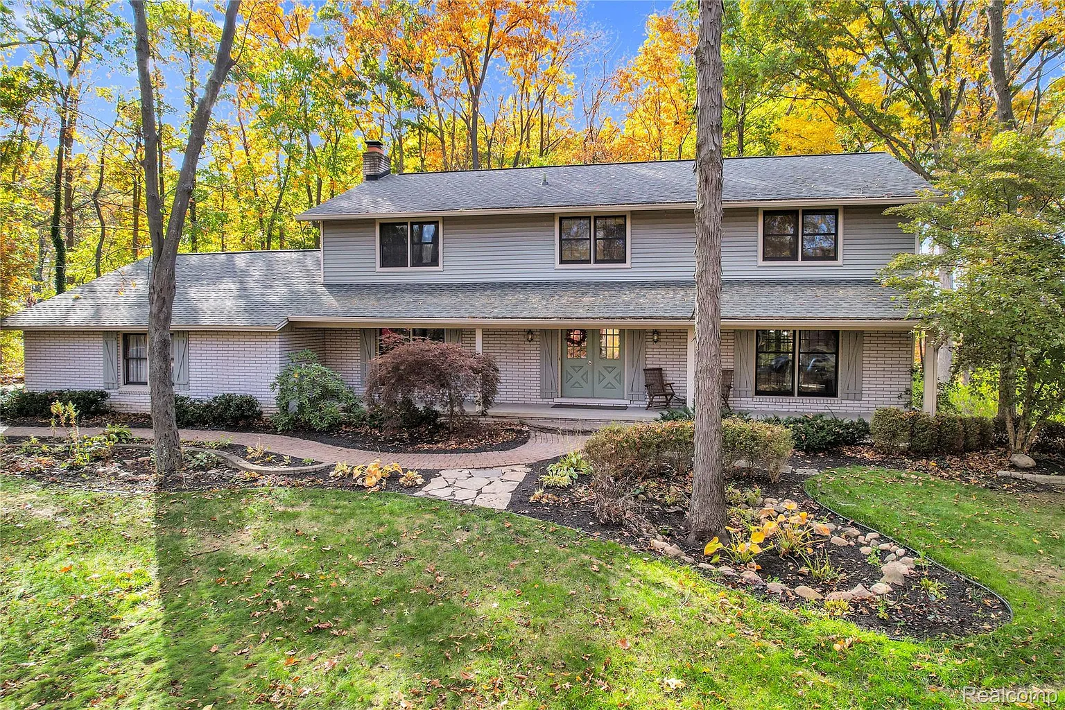 5180 Glenway Dr photo 1