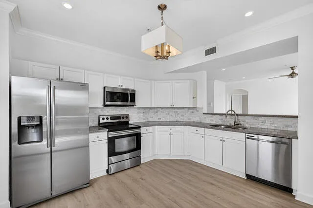 2 bed, 2.0 bath, 1403 sqft, $2,700 — Photo 4