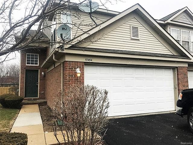 1st image of 17454 Gateway Cir #1
