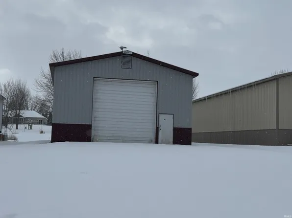 807 Lowell St, Rochester, IN 46975