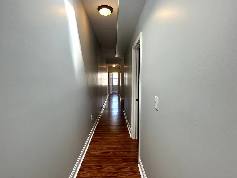 816 W 37th St — Photo 30