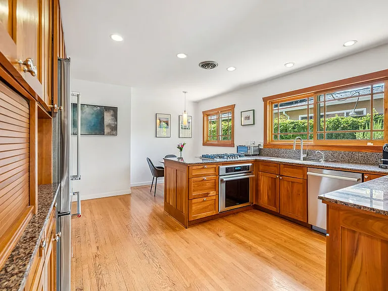 Kitchen with Kitchen Nook