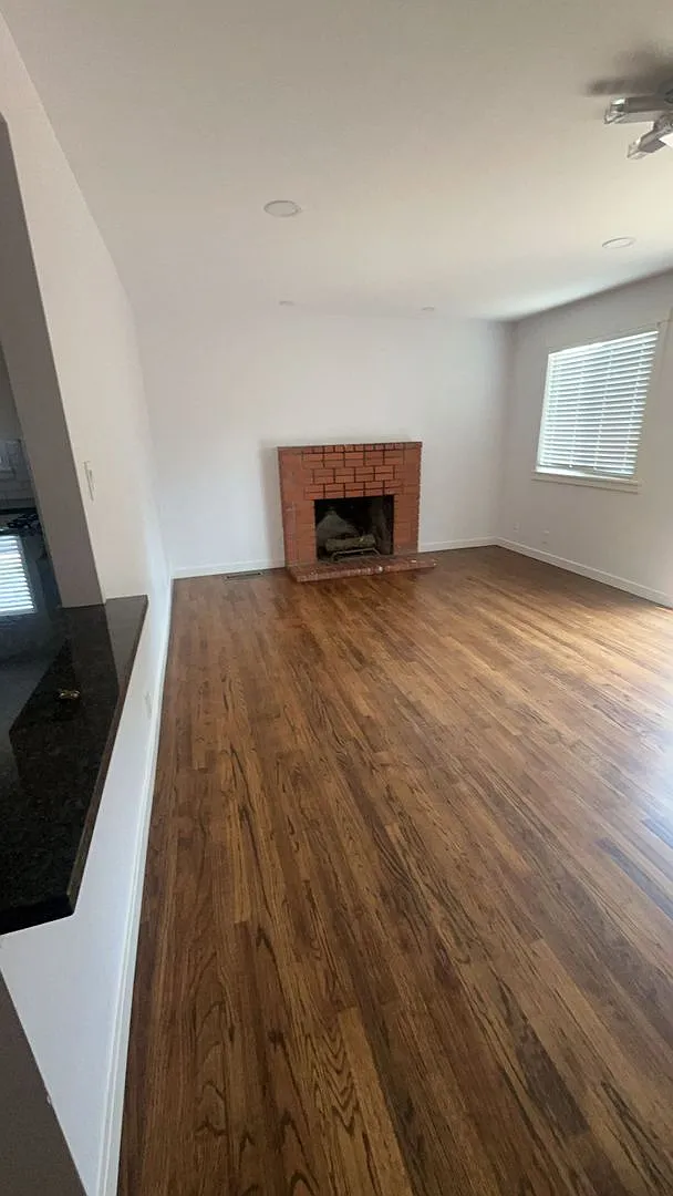 Clean 3 bedroom — Photo 2