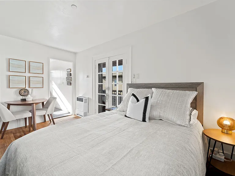 120 Maple St — Photo 16