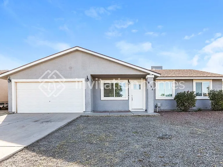 6102 S Parkside Dr — Photo 1