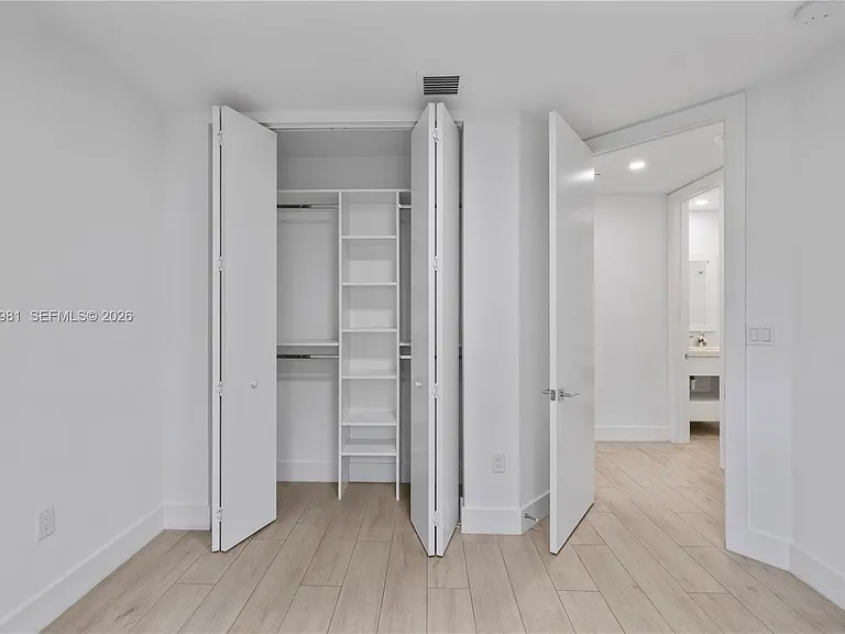 434 SW 10th St #434A — Photo 3