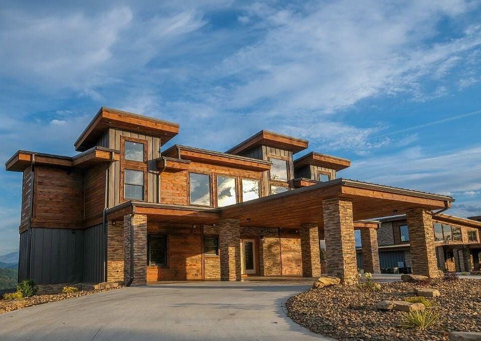 1st image of 2328 Mimosa Dr