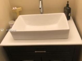 3340 Simms St #10B, Hollywood, FL 33021