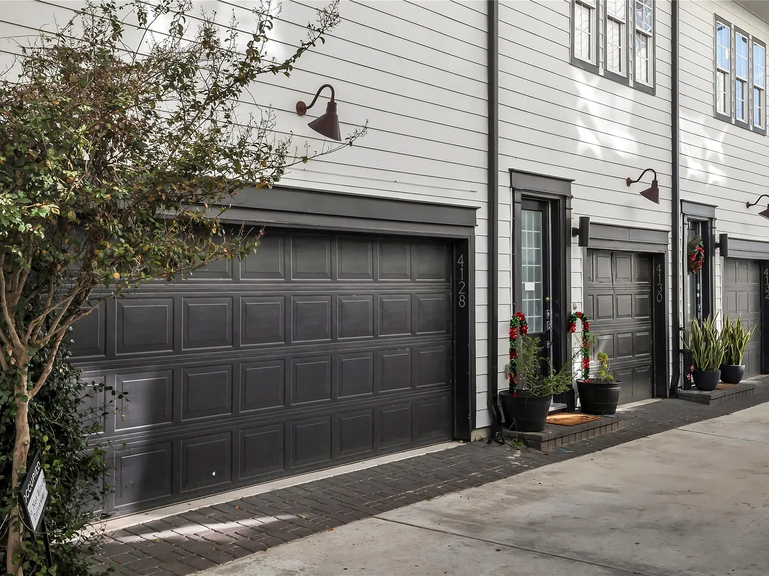 3 bed, 3.5 bath, 1955 sqft, $2,700 — Photo 2