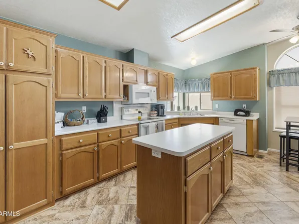 3700 S TOMAHAWK Road #23, Apache Junction, AZ 85119