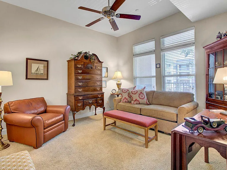 125 Pier View St #205 — Photo 19