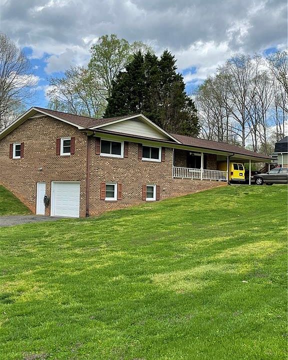 1st image of 144 Barrington Dr