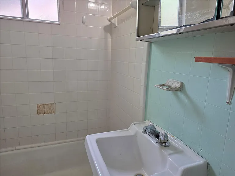 4613 Avenue G — Photo 18