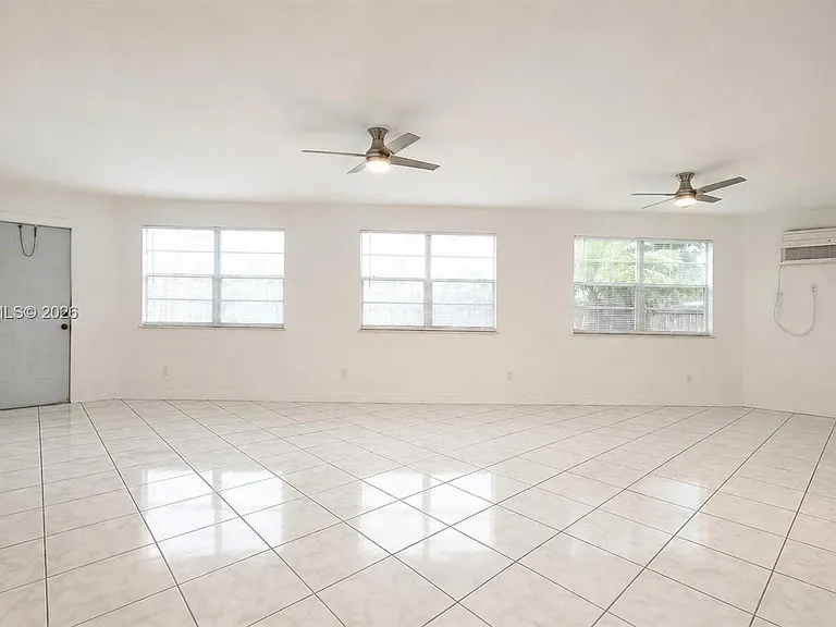 6921 NW 5th Ct — Photo 23